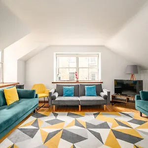  Holiday home Bright - - Sleeps 10 United Kingdom