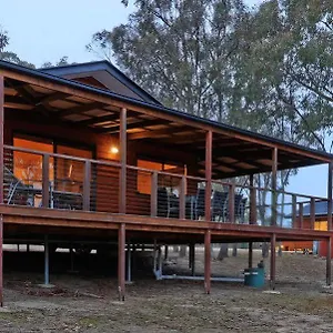 **** Resort Sommerville Valley Tourist Park & Australia